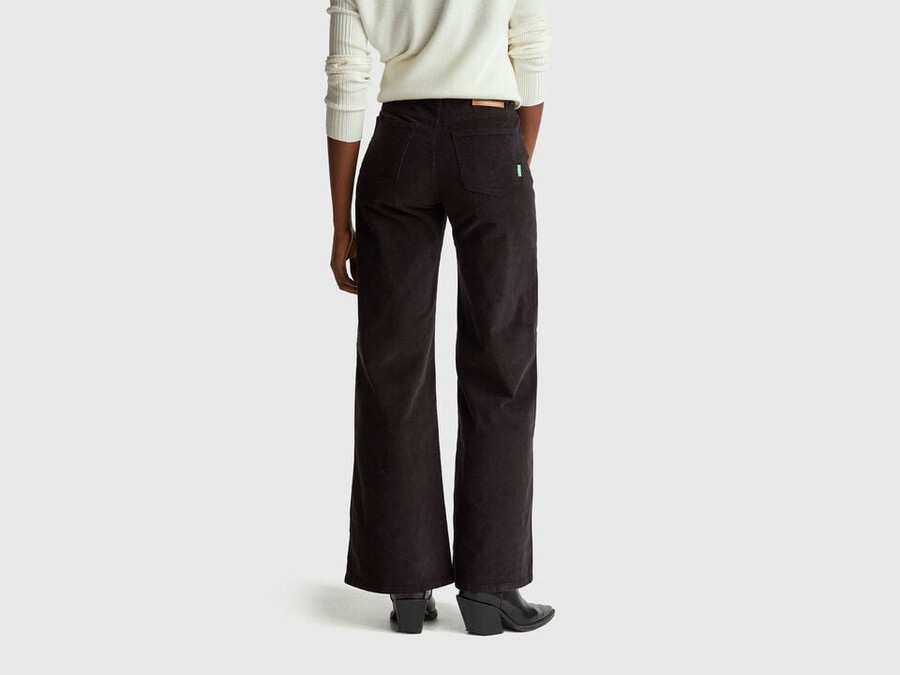 weit geschnittene samthose