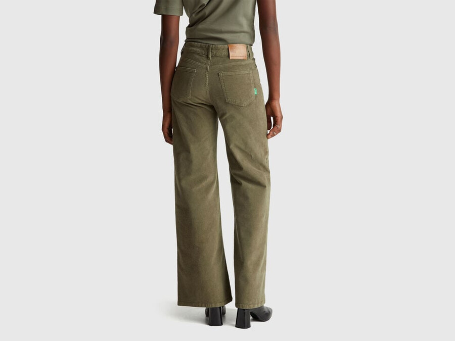 weit geschnittene samthose