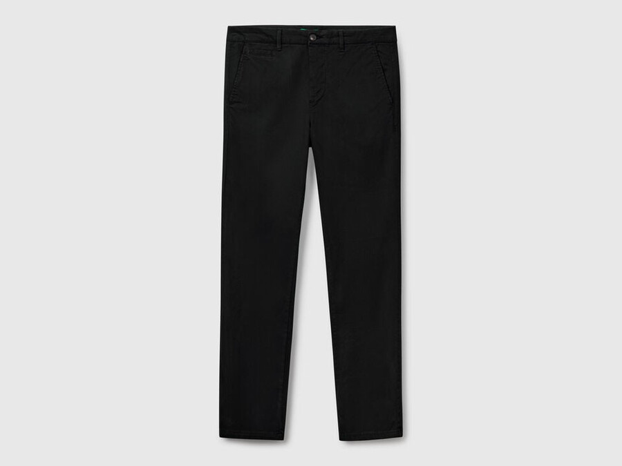 schwarze chino in schmaler passform