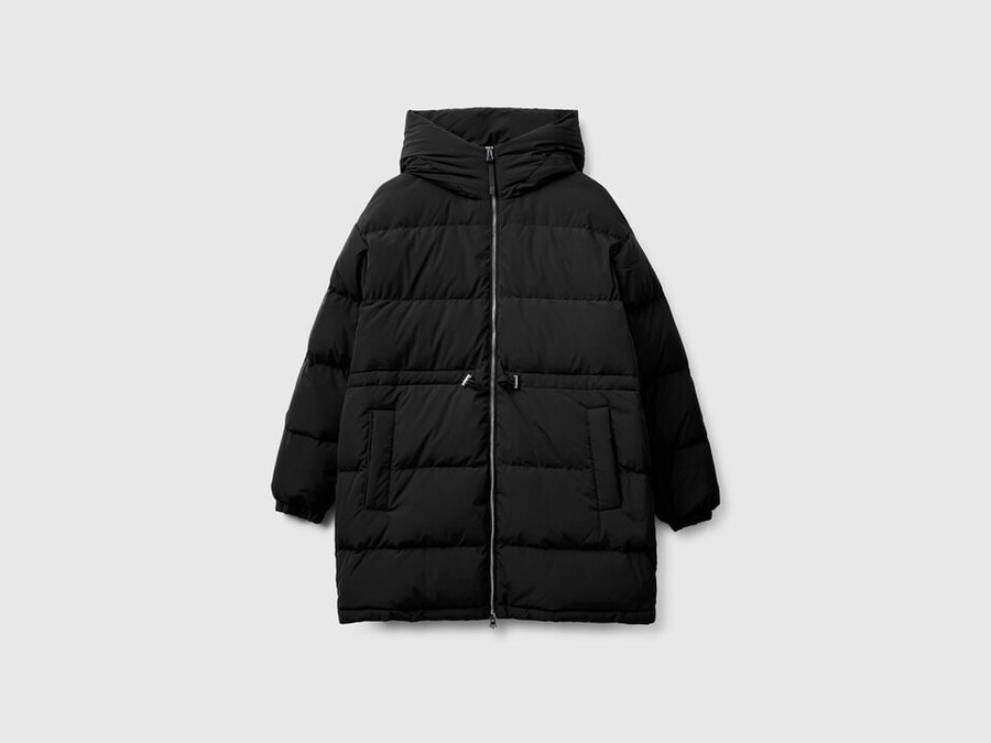 lange daunenjacke mit füllung aus recycelten federn