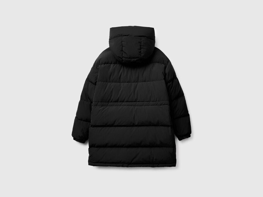 lange daunenjacke mit füllung aus recycelten federn