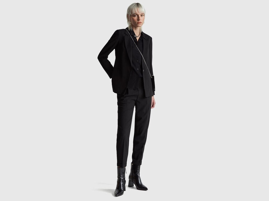 blazer aus stretch-viskose-mischgewebe