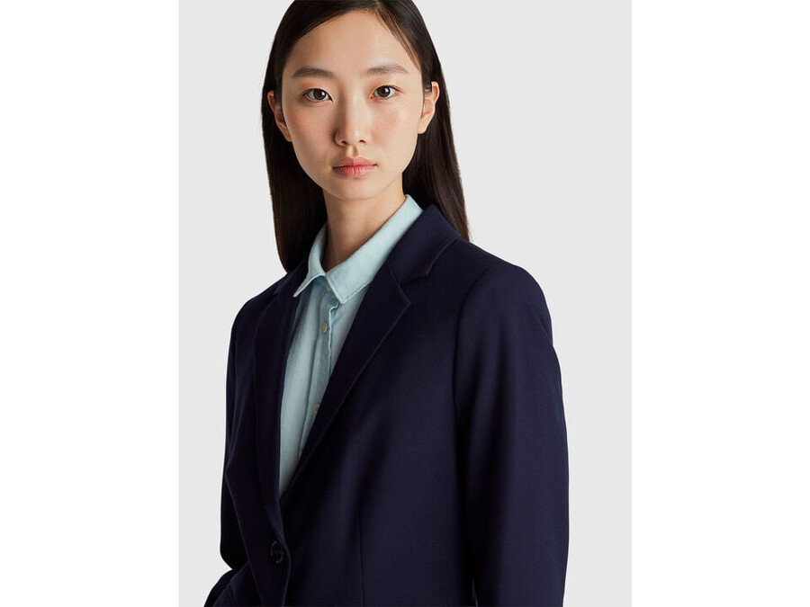 schmal geschnittener blazer