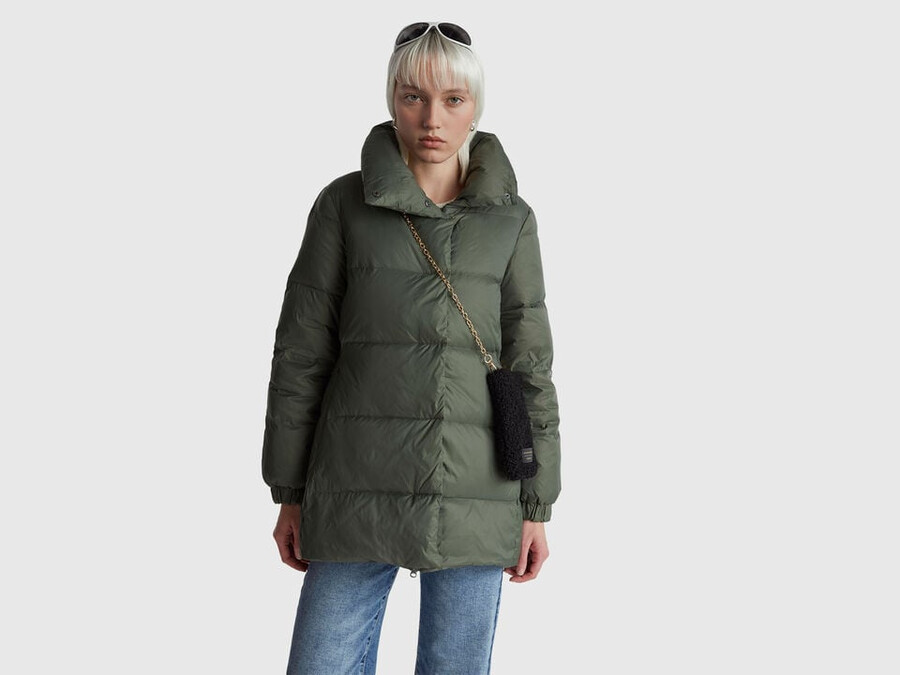 lange steppjacke mit recycelten daunen