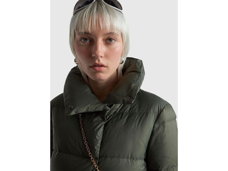 lange steppjacke mit recycelten daunen