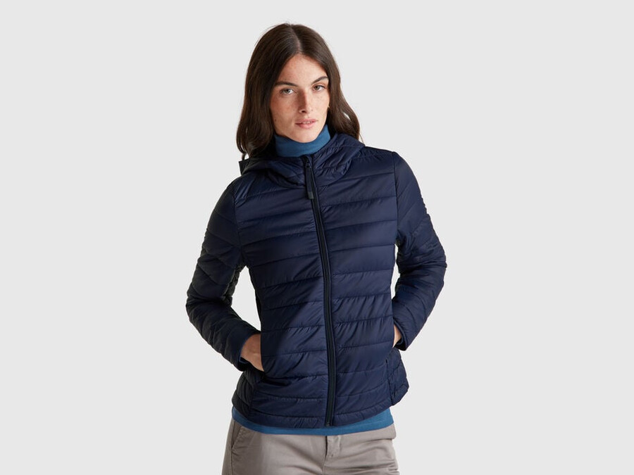 schmal geschnittene steppjacke