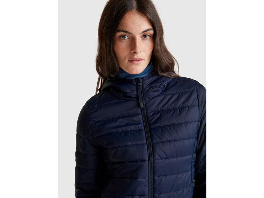 schmal geschnittene steppjacke