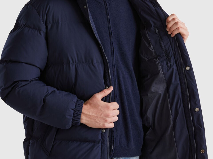 lange steppjacke mit recycelten daunen