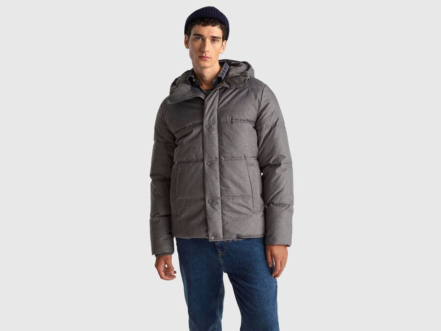jacke in regulärer passform mit kapuze