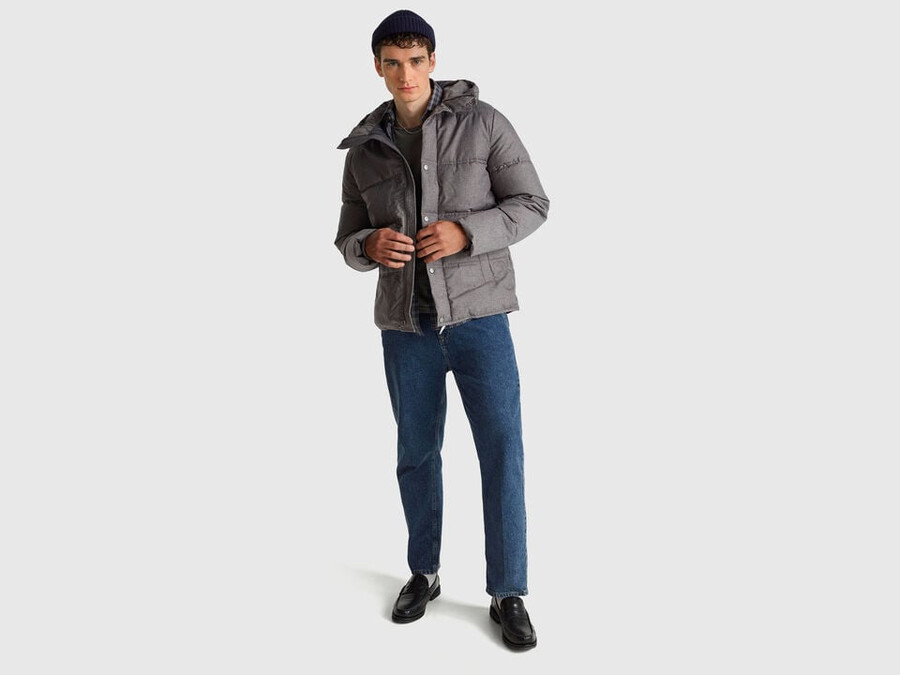 jacke in regulärer passform mit kapuze