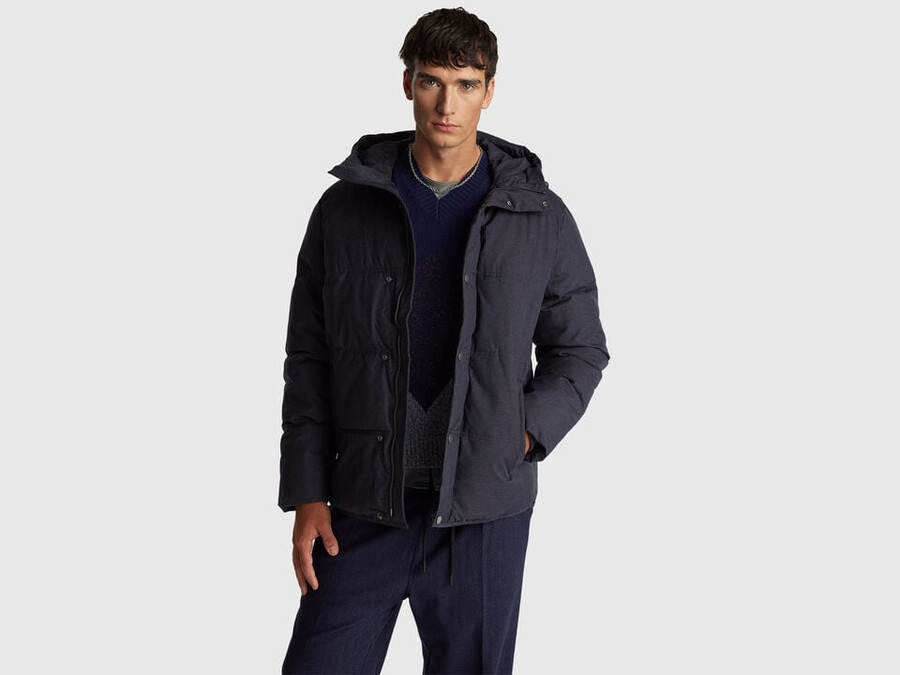 jacke in regulärer passform mit kapuze