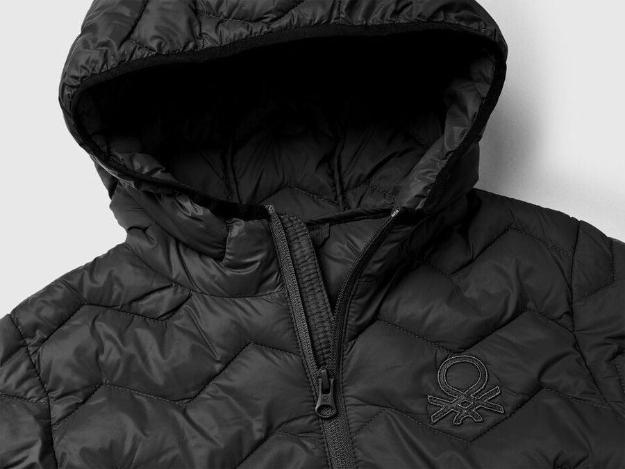 wattierte jacke mit kapuze