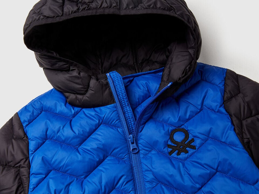 wattierte jacke mit kapuze