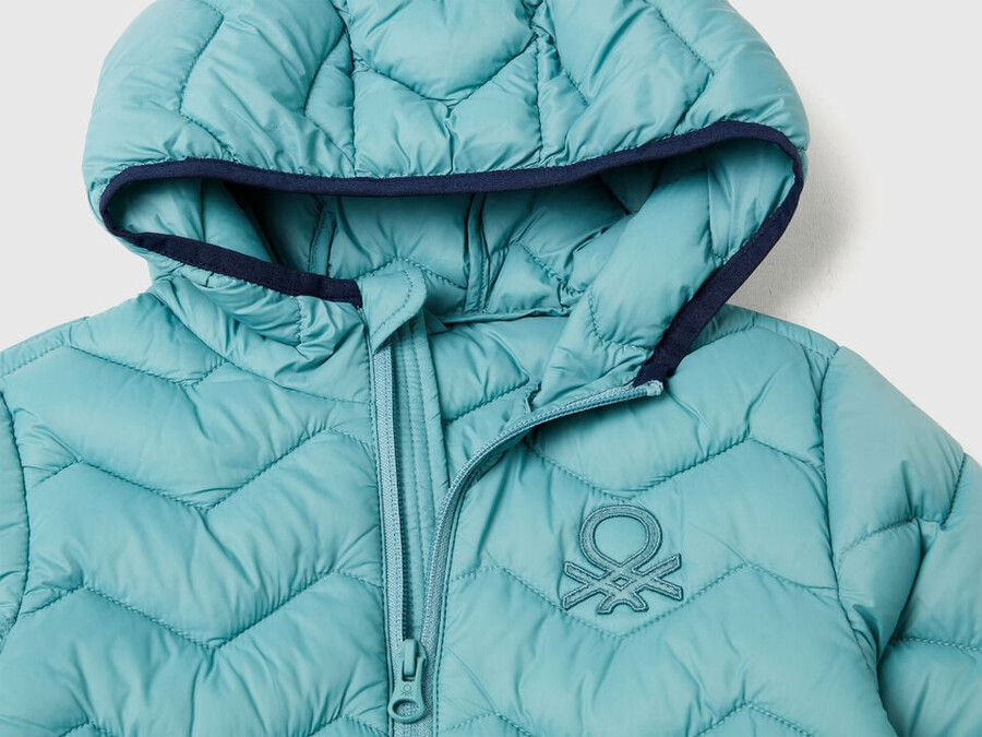 wattierte jacke mit kapuze