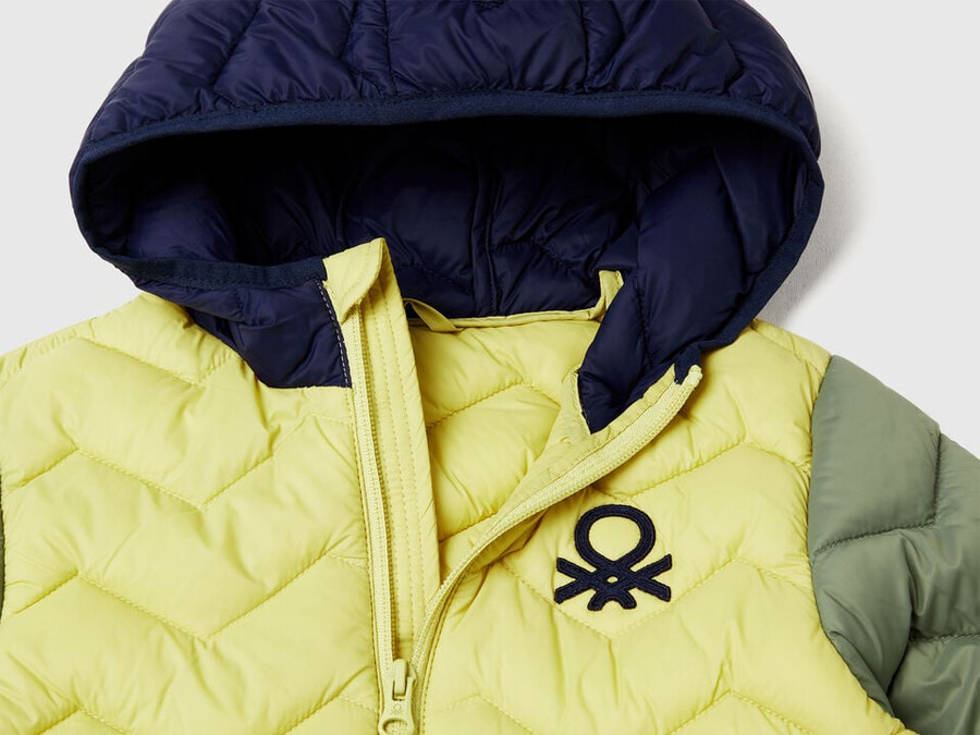 wattierte jacke mit kapuze