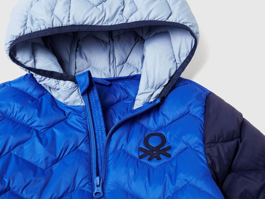 wattierte jacke mit kapuze