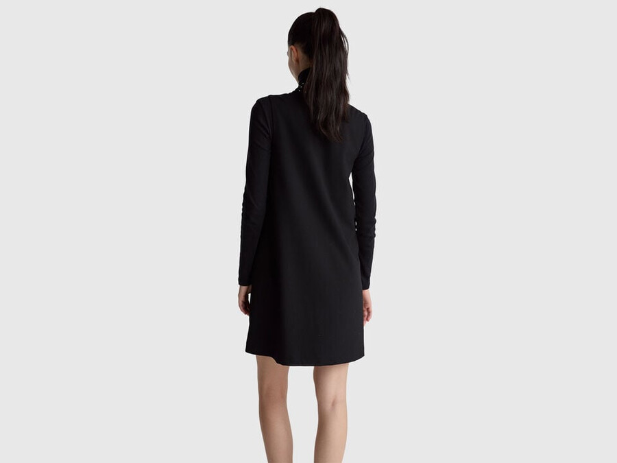 kurzes kleid mit nieten