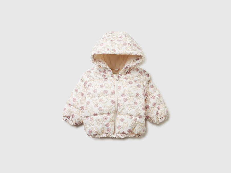gemusterte jacke mit reißverschluss und kapuze