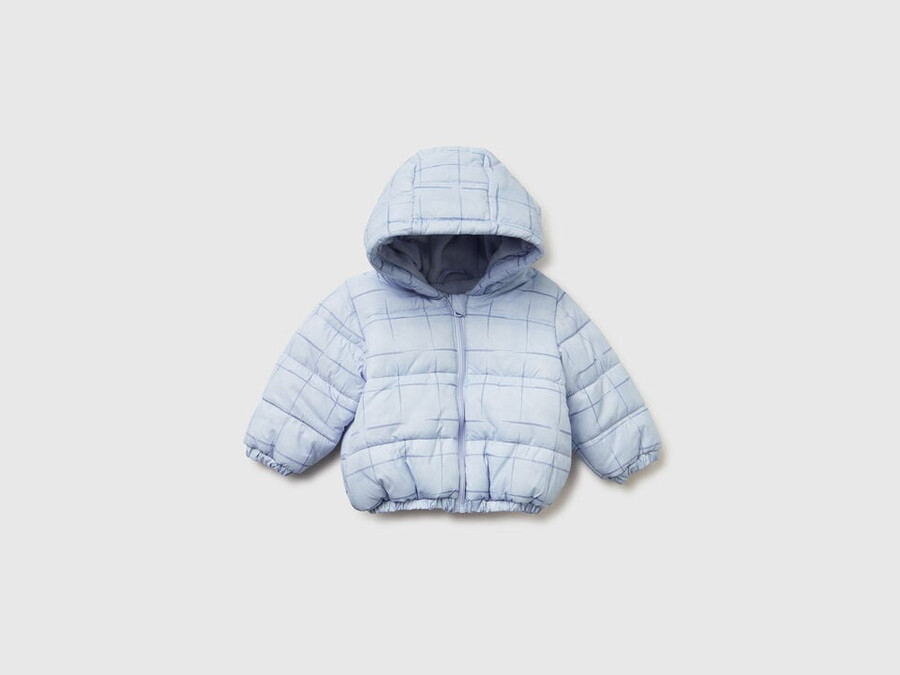 gemusterte jacke mit reißverschluss und kapuze